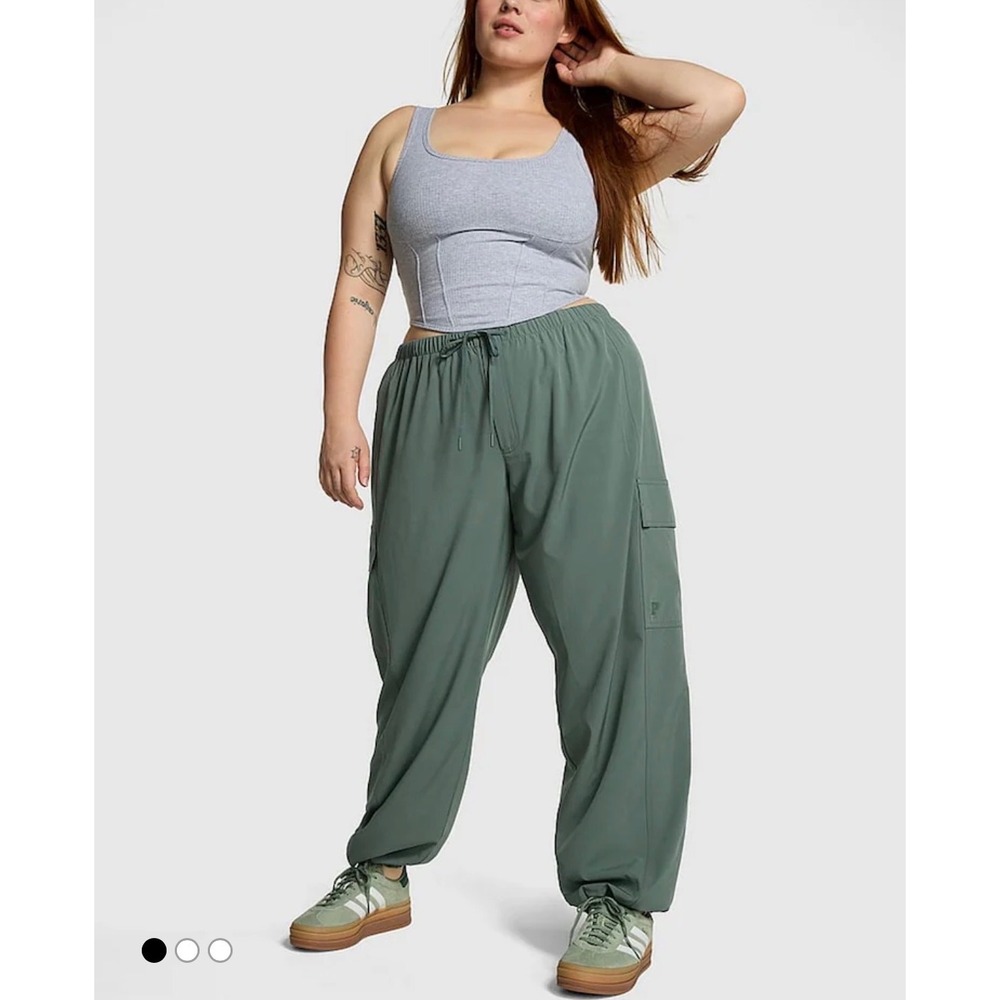 PINK Victoria's Secret Sage Green Cargo Pants Elastic Waist Bungee Hem Large